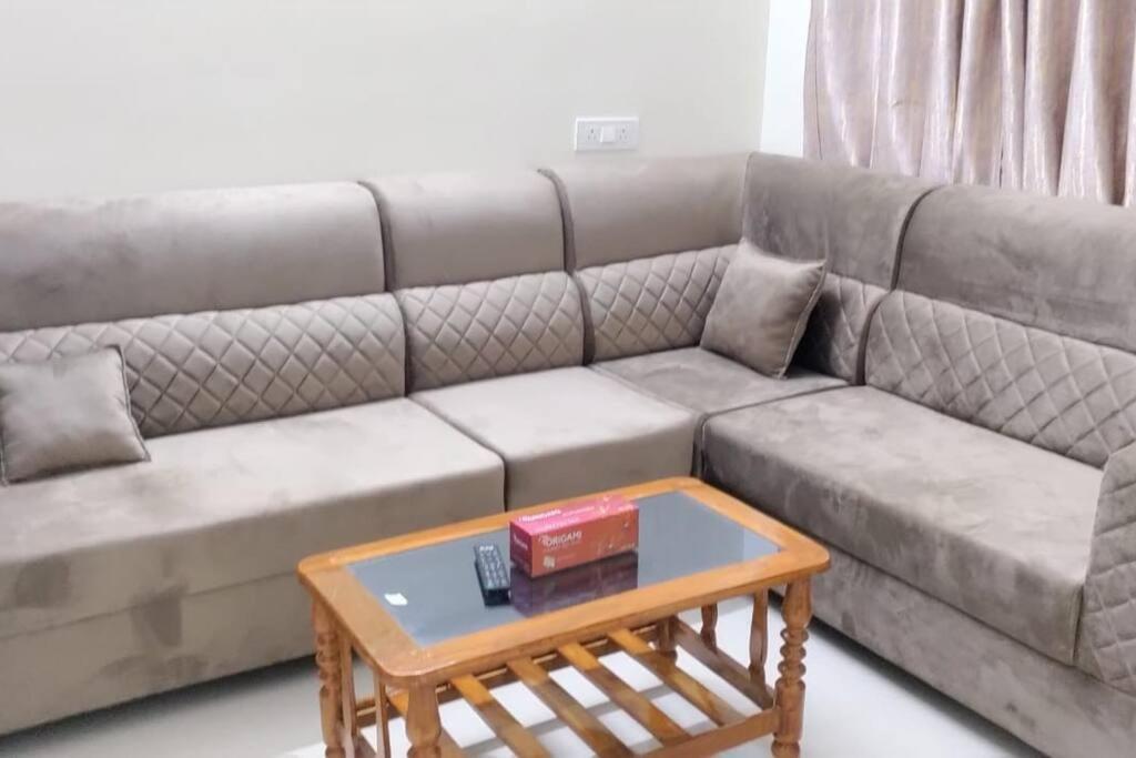 Apartment Servostay 2 Bhk Fully Furnished Hafeezpet #101