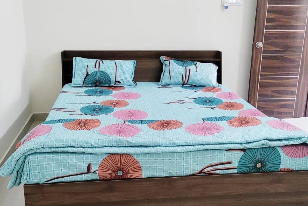 अपार्टमेंट Servostay 2 Bhk Fully Furnished Hafeezpet #101 *